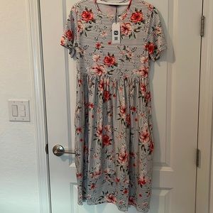 Noracora dress with side pockets